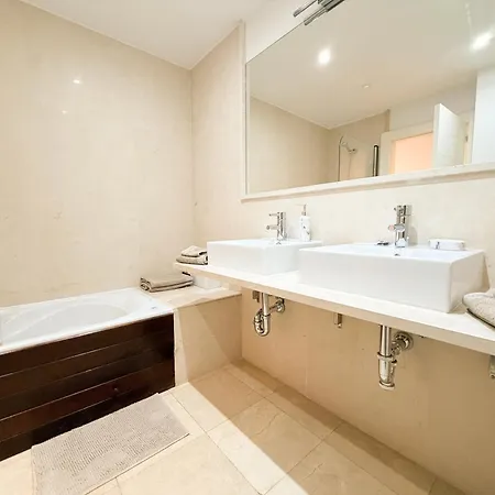 Alegria de vivir EXCLUSIV 2 BEDROOM APPARTMENT POOL,PARKING, WiFi, NETFLIX, POOL, PARKING, WiFi, PADEL&more Apartamento *