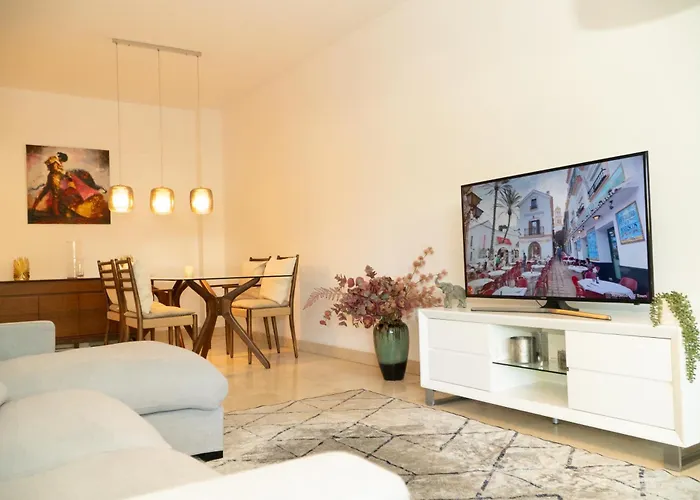 Alegria de vivir EXCLUSIV 2 BEDROOM APPARTMENT POOL,PARKING, WiFi, NETFLIX, POOL, PARKING, WiFi, PADEL&more Apartamento