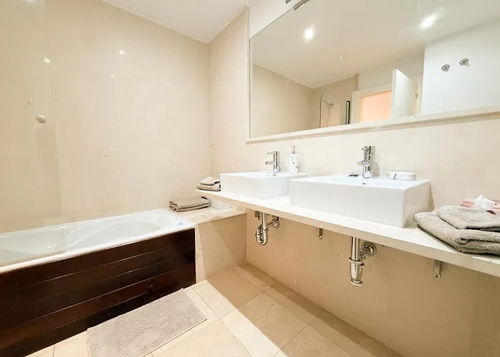 Luxury 2Br Apartment Near Marbella & Puerto Banus Pool, Padel, Parking Apartment *