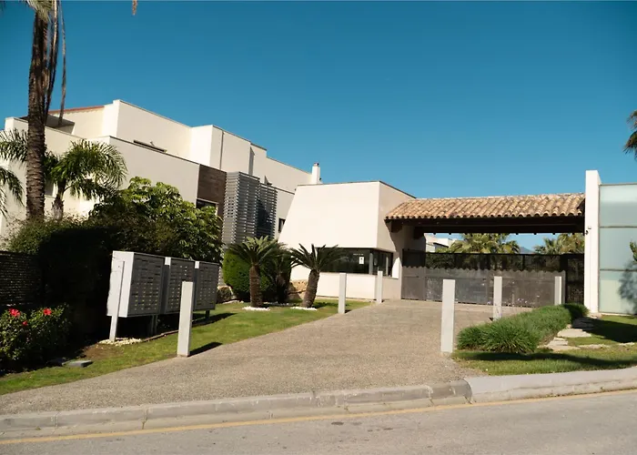 Apartment Luxury 2Br Apartment Near Marbella & Puerto Banus Pool, Padel, Parking Estepona