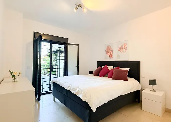 아파트 Luxury 2Br Apartment Near Marbella & Puerto Banus Pool, Padel, Parking *